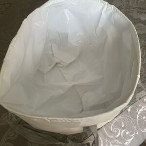 White Travel Foot Soak Bag and carrying bag